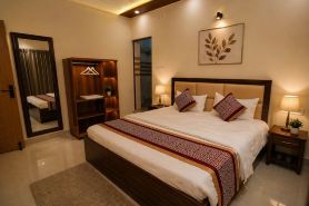 Lotus Stay By Hotel MR