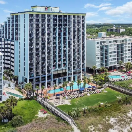 All New Seafront Condo with Lazy River