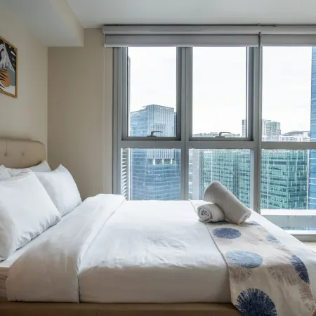 Uptown Parksuites T2 Radiant 2BR Walk to Uptown Mall +Nightlife Xylo