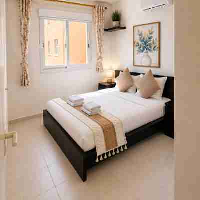 iris village newly renovated apt Rooms