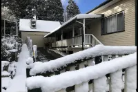Cozy Mountain Cottage - balcony