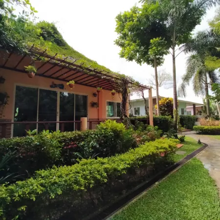 Watermill Resort Khao Yai Отели рядом с достопримечательностью «Ресторан Midwinter Green»