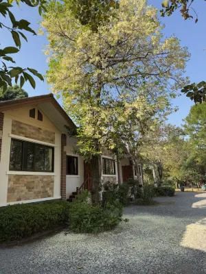 Rommaiplaitawan hotel & resort Hotels in Khok Kruat
