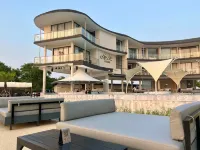 Atlantis Manor