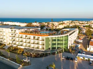 Castelo Suites Hotel