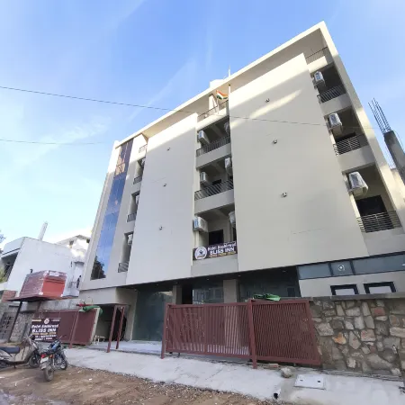 Hotel aashirwad bliss inn & Pool