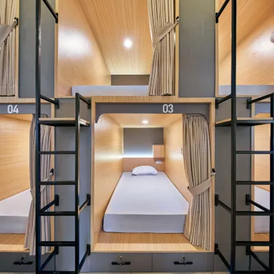 Sky Sleepbox Lembang Các khách sạn gần Trung tâm đào tạo Nông Nghiệp Lembang