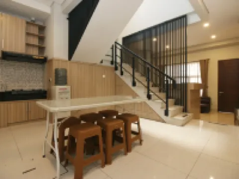 Sharon Co Living by Yurooms Hotels in Andir