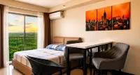 Arastar Escape | Luxury Condo with Fast WiFi & Pool Access โรงแรมใน