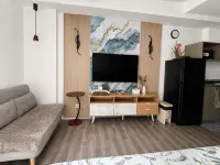 Condo Just 2 Minutes from Mactan-Cebu International Airport - balcony