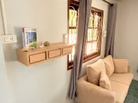 Traditional Thai house 查洛兰海滩附近的飯店