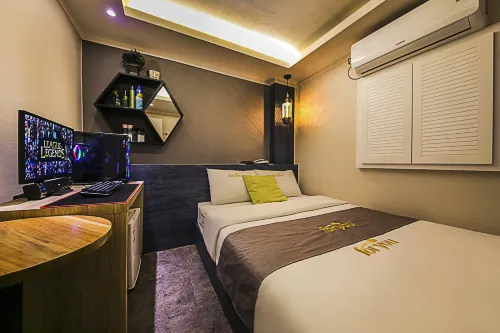 For you MOTEL - Esports
