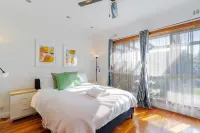 Cozy 3B Family Home in Mentone Garden*FreeParking Hotel in zona MENTON RAILWAY STATION