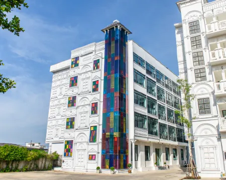 Bear & Bird Hotel Hotels in Surat Thani