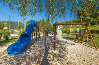 Gloria Terrace River Cottage Close to Olimje Hotels in Brezice