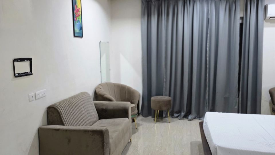 shri harichand hotel
