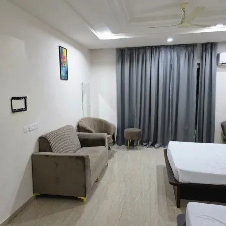 shri harichand hotel