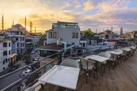Triton Hotel - parking
