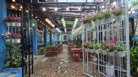 SHARE Hostel & Coffee