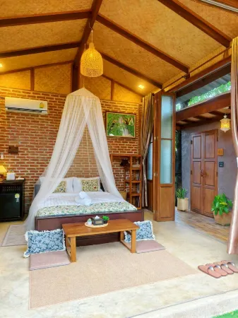 Termcheewa BarcafeGuesthouse