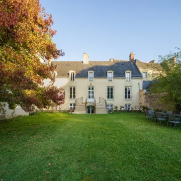 Historic 3BR Home • Bayeux Center