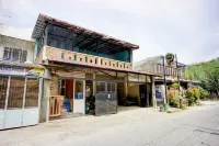 OYO 94768 Al-hamra Guest House Ξενοδοχεία στην πόλη 