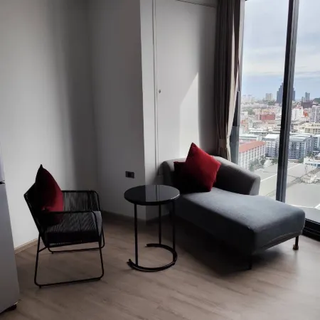 EDGE Central Pattaya Condo Near Beach & Walking Street
