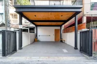 Townhouse in Khet Phayathai