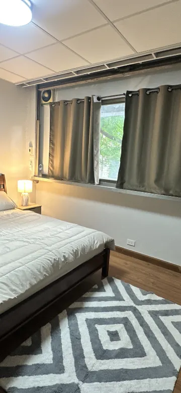 ห้องเตียงใหญ่ พร้อมห้องน้ำรวม
