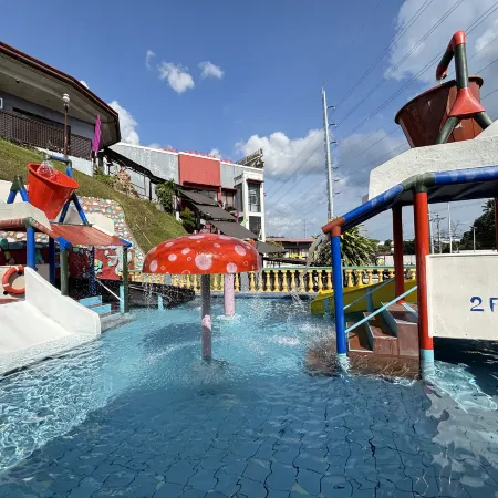 D'Japanese Tunnel Family Resort