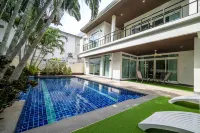 Pattaya Private 4-Bedrooms, 5-Bathrooms Pool Villa - Villas