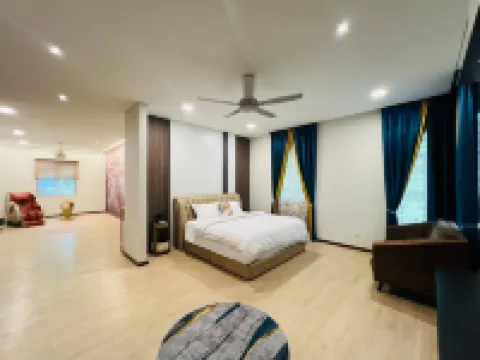 3KM to UTAR Sungai Long | Party House, 45Pax 20Car
