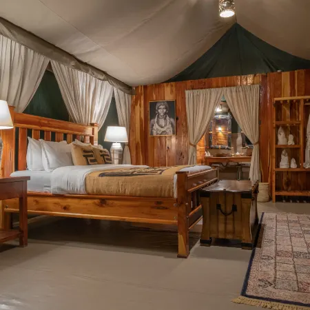 Enkakenya Luxury Tented Camp. Maasai Mara
