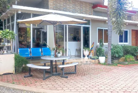 RedDoorz at Alejandro's Suites & Venue