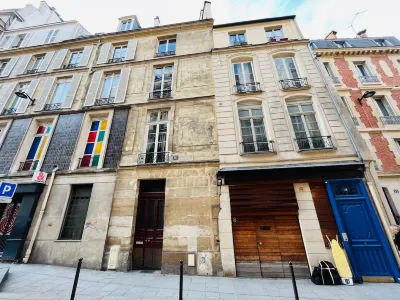 650m to Notre Dame near Odeon