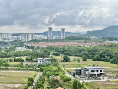 Serene Trefoil Studio-Setia City Mall/SCCC/UiTM/NIH/Peninsula/Tenby