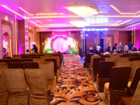 Hotel Blue Stone Hotels in Kanpur