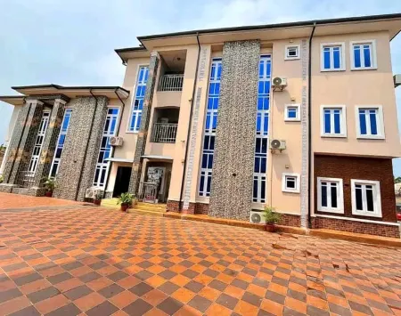 DE ROSS HOTEL & SUITES Отели рядом с достопримечательностью «Unity Park»