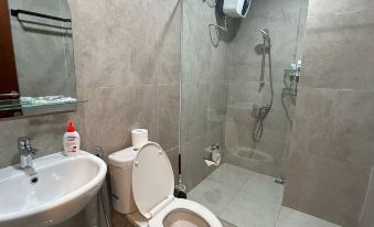53rd Floor, 2 Br, Netflix, Apt with View by Sky