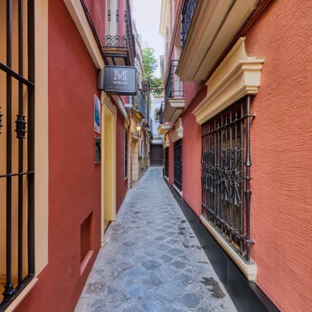 Hotel Murillo Reinoso Отели рядом с достопримечательностью «Здание Ла Адриатика»