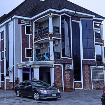 Uptown Life Hotel and Suites