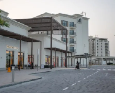 Yas Island Studio, Near F1, Waterpark/Ferrari View ワーナーブラザースワールド・アブダビ周辺のホテル