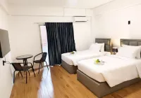 Pineapple Residence Pattaya Hotels near Alcazar Cabaret