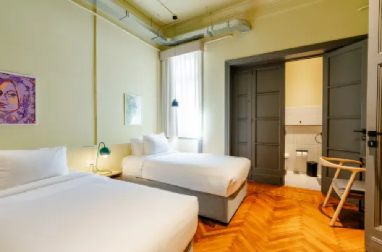 Grey l Studio Apartments Downtown Alexandria Menasce House Hotels near Stanley Bridge