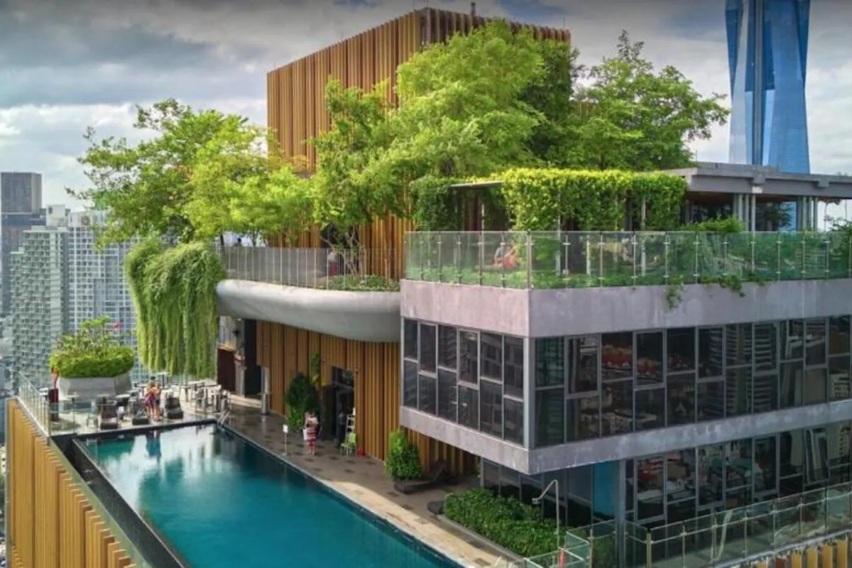 Ceylonz Suites KLCC Rooftop Infinity Pool KL Tower View
