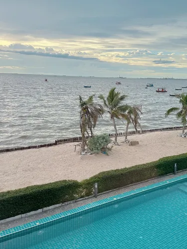 รูปภาพของโกลเด้นดราก้อน บีช รีสอร์ท พัทยา