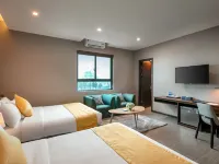 Golden Season Hotel Hotels near Quảng trường Đinh Tiên Hoàng