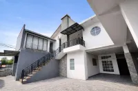 RedDoorz @ Mouza Guest House Antapani Arcamanik Bandung