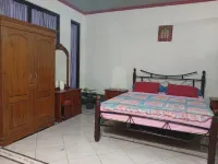 Kost Exclusive Omah Sinten Palagan - parkir