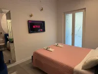 Cheeky Peacock Luxury Suite • 2 min to Arena - 公寓
